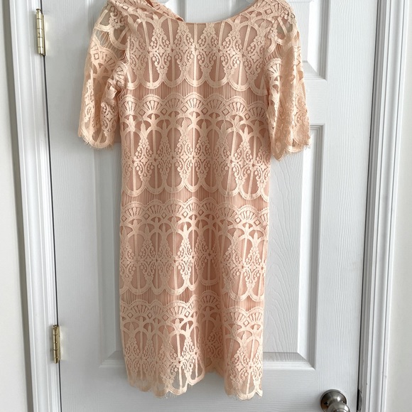 Cocktail Lace Dress in Whisper Pink
BCBGeneration - Picture 5 of 6